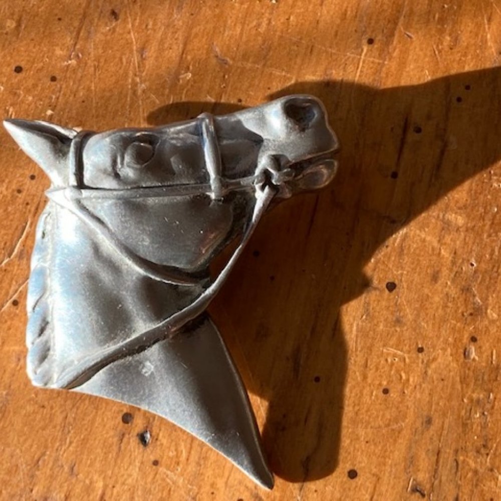 Pewter horse head pin by Elias